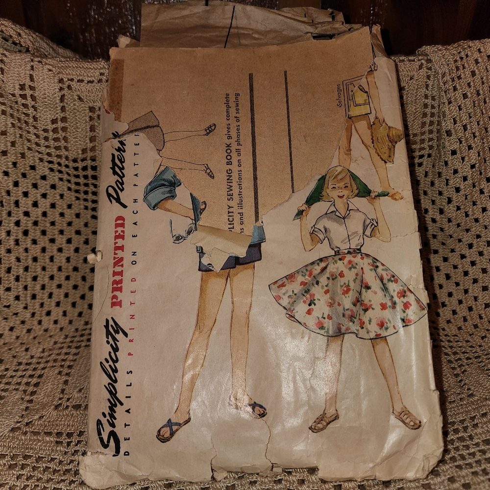 Simplicity Vintage Sewing Pattern 1185 - Skirt and Blouse